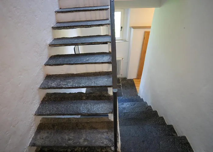 Up & Up - By Myhomeincomo Vakantiehuis *