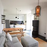 Casa vacanze Up & Up - By Myhomeincomo Moltrasio