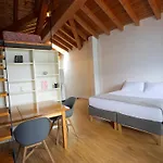 Up & Up - By Myhomeincomo Casa vacanze *