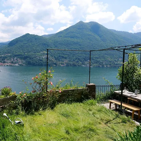 Hébergement de vacances Up & Up - By Myhomeincomo