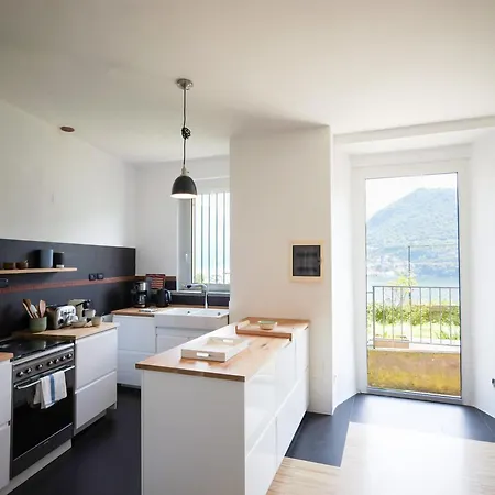 Up & Up - By Myhomeincomo Moltrasio